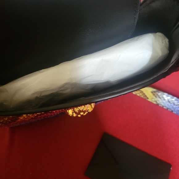 Handbag - Picture 4 of 9